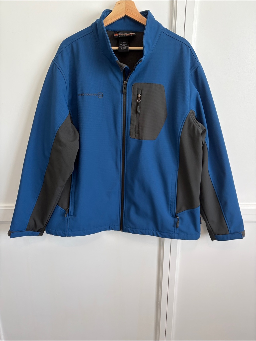 Free Country Blue Softshell Jacket with Gray Accents Men’s XL